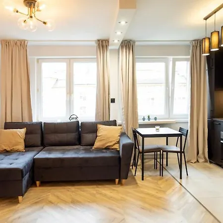 Wyjatkowe Mieszkanie Przy Rynku Lägenhet